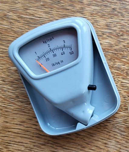 Moto meter tyre pressure - moto,