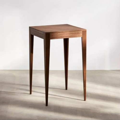 Benchmark stiletto side - benchmark, table