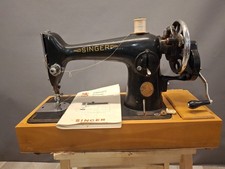Vintage 1941 Hand Crank Singer