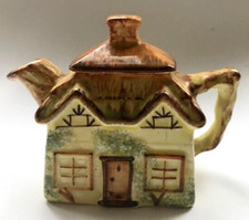 KEELE ST. POTTERY COTTAGE WARE