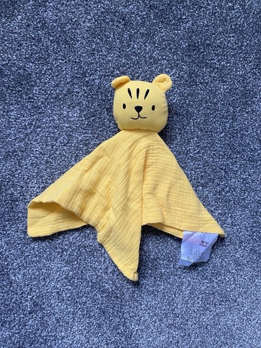 Lily and dan aldi - lily, yellow