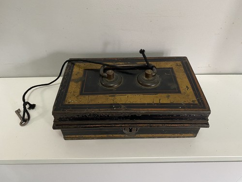 Vintage large metal cash - large,