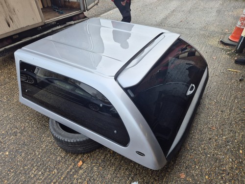 Any colour isuzu max 2021 - colour,