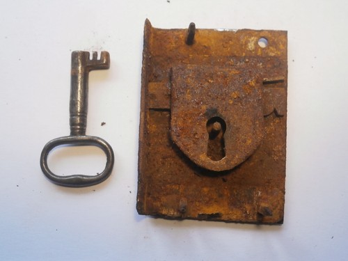 Longcase clock door lock and - longcase,