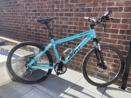 Giant xtc mountain bike - mountain, bike/hybrid