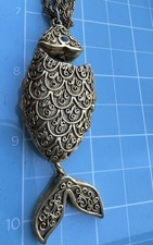 VTG  Solid Perfume Compact Goldtone Fish Pendent W Chain Necklace Empty