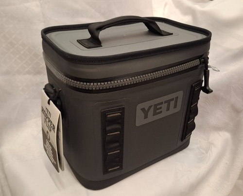 Bnwt yeti hopper - bnwt, soft