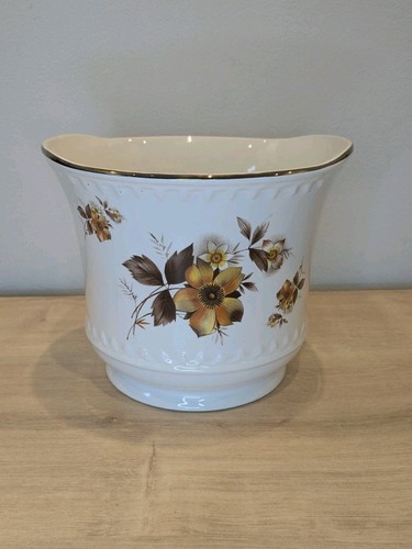 Wade royal victoria pottery - wade,