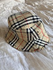 Burberry Bucket Hat Size L -