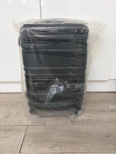 Medium hard samsonite - medium,