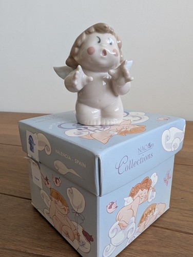 Nao cheeky cherubs surprise - nao,