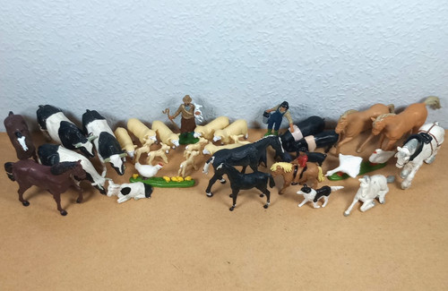 Britains farm bundle pigs cows - pigs,