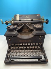 Vintage 1940s Royal Typewriter