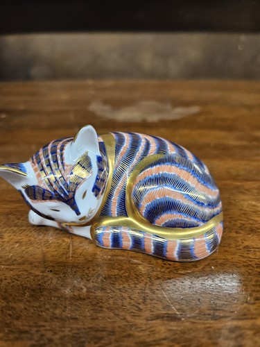Royal crown derby - crown, lying