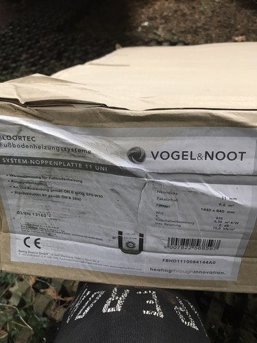 Vogel noot underfloor - vogel,