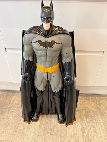 Batman batcave action figure - batman,