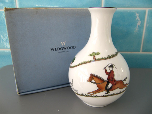 Vintage wedgwood hunting - vintage,