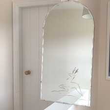 Lg MCM VNTG Distressed Portrait Arched Mirror Stag Deer Etching & Scallop Edge