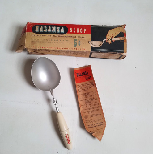 Vintage boxed balansa scoop - boxed,