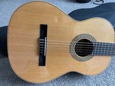 Raimundo Classical Guitar Model 112 Spanish Guitar.Brand a~New. With Hard Case.