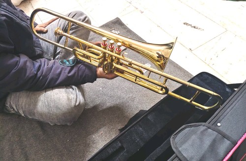 Trombone valve of - ,