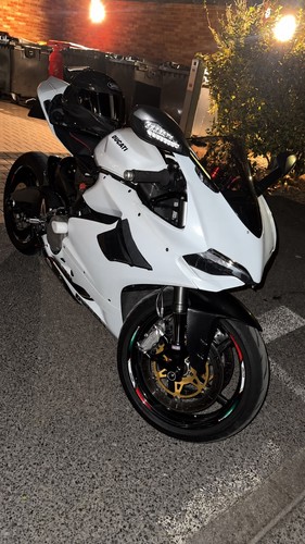 Ducati 899 panigale - 899,