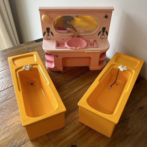 Vintage sindy pink bathroom - vintage,