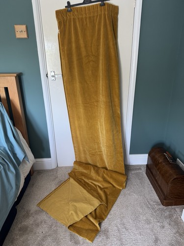 Mustard velvet narrow door - narrow,