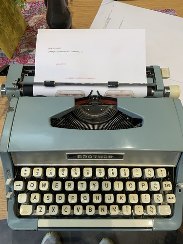 Brother deluxe 900 - deluxe, portable