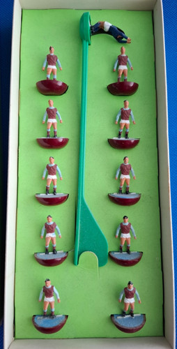 Subbuteo scale team - oo,