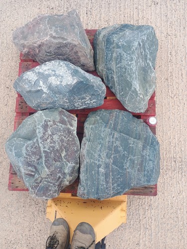 Large granite garden - , rocks