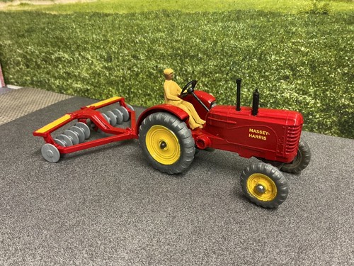 Dinky toys farm - dinky, massey