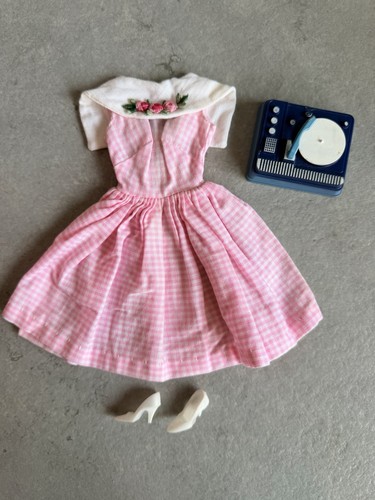 Vintage barbie doll dancing - vintage,