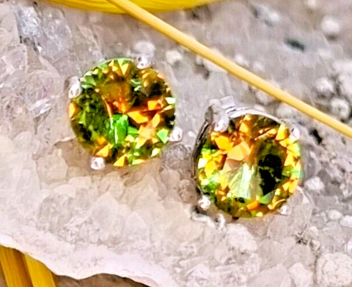 Diaspore sultanite color - sultanite,
