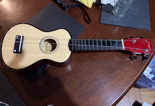 Martin smith red - martin, ukelele