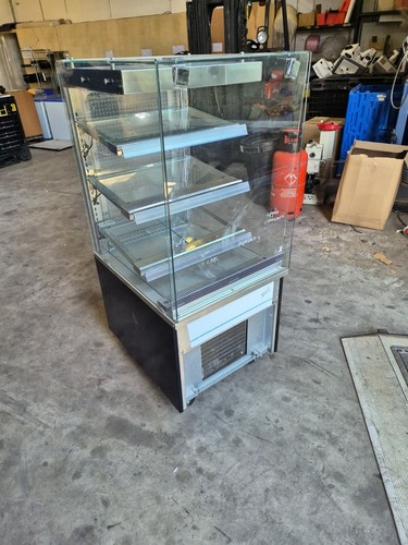 Floor standing cake display - standing,