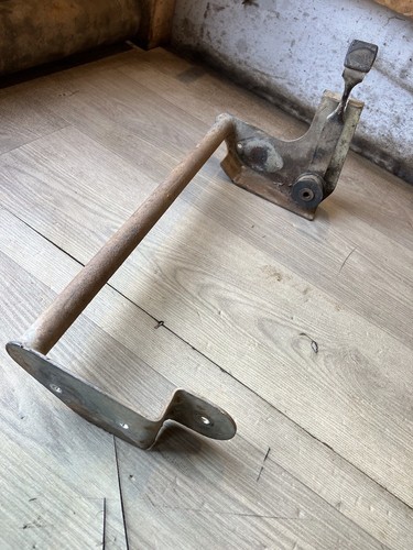 Rear roller cradel - rear, from
