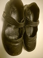 LORETTA SLIP ON LEATHER BLACK