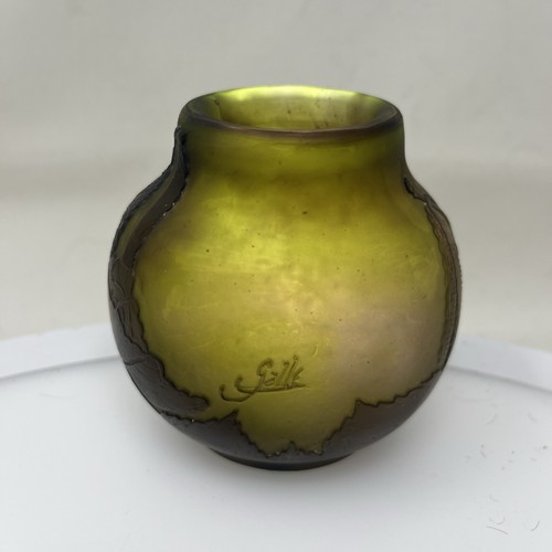 Vintage small cameo glass - small,