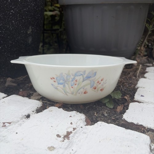 Pyrex blue iris round - pyrex,