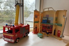 Fireman Sam Rescue Centre Fire Station and Engine Bundle Playset Figures