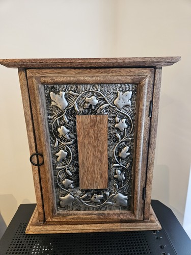Wooden key cabinet with - key,