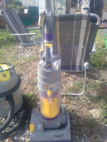 Dyson dc04 absolute upright - dyson,