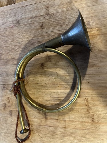 Brass hunting horn - brass,