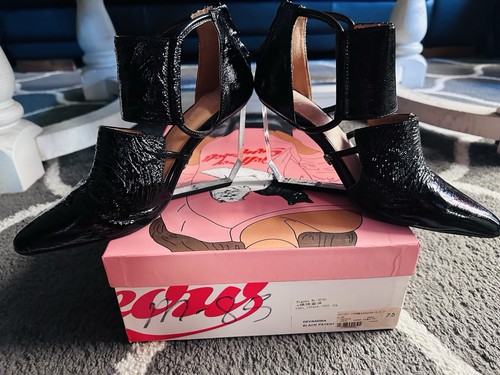 Jeffrey campbell patent - campbell,
