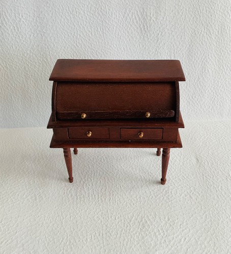 Dolls house scale - dolls,