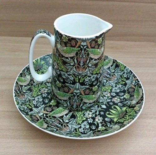 Small jug saucer in - saucer,