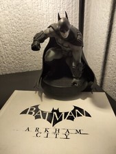 Batman: Arkham City Collectors Art Book, Game and Statue (PlayStation 3, 2011)