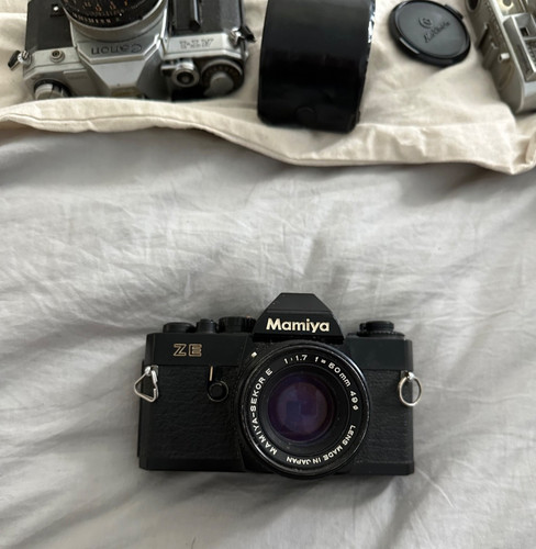 Mamiya body and sekor e - and,