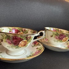 2 x Royal Albert Old Country
